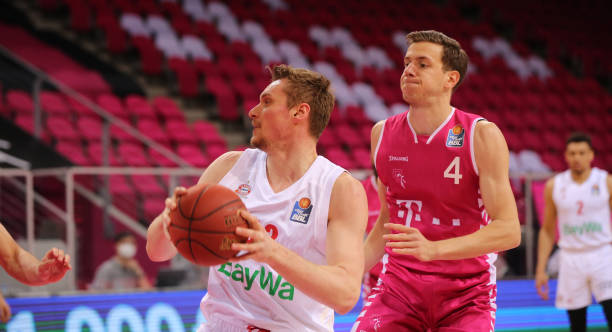 哈登曾在对 哈登曾在对